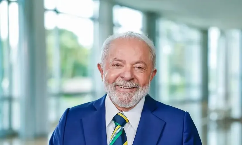Lula é reeleito com 51% dos votos no segundo turno e vai ao quarto mandato